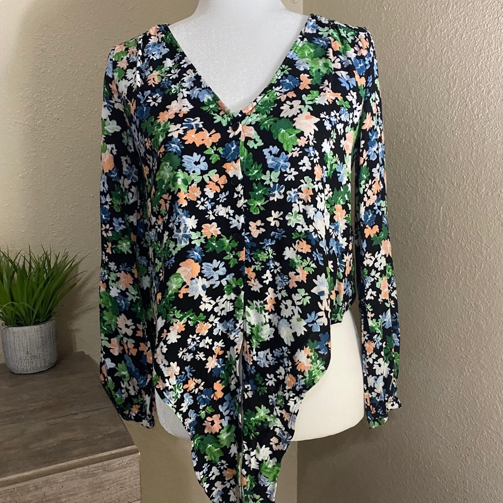 Button down Tie-Front Blouse - Picture 2 of 5